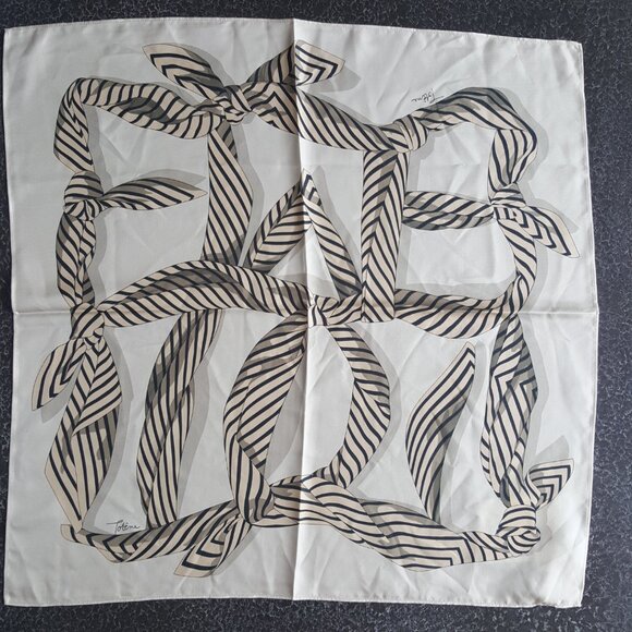 TOTEME ! 100% Silk Scarf , knotted Monogram (57X57CM) - Picture 11 of 11